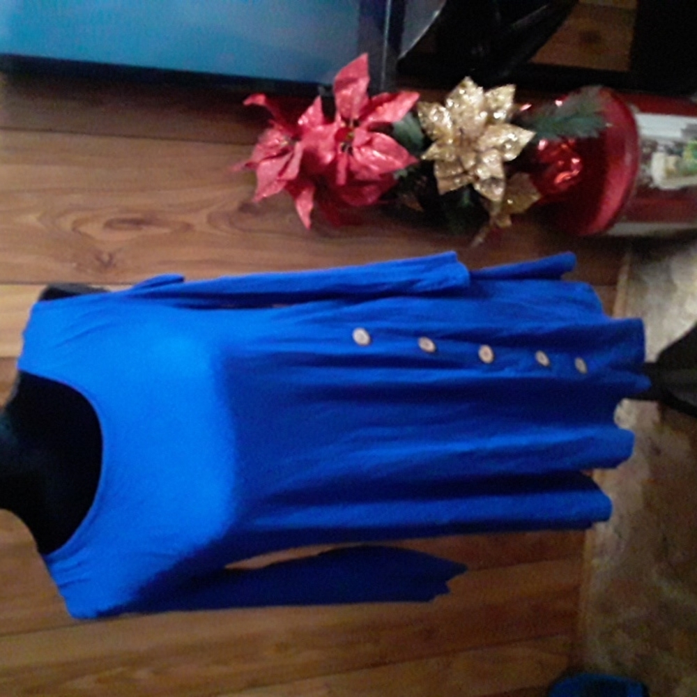 Royal Peep Shoulders Top